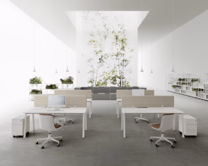 Postazioni di lavoro open space con scrivanie lineari e organizzazione modulare – soluzioni per uffici flessibili