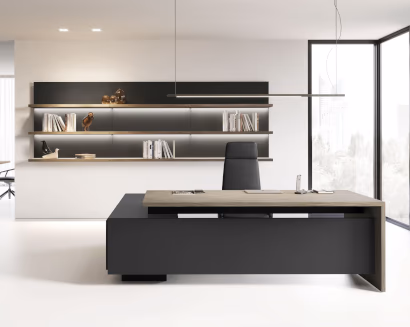 Arredo ufficio executive con scrivania elegante e parete attrezzata – ArredoTeam Lucca Firenze Livorno