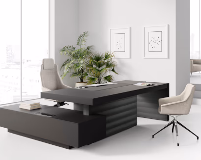 Scrivania executive design contemporaneo con linee pulite e volumi importanti – ufficio direzionale di prestigi
