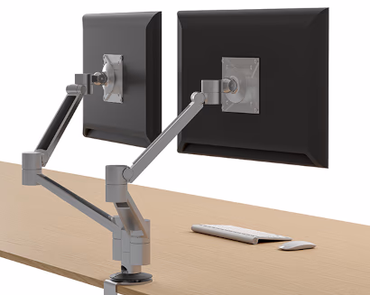 Bracci porta monitor regolabili per migliorare ergonomia e postura in ufficio